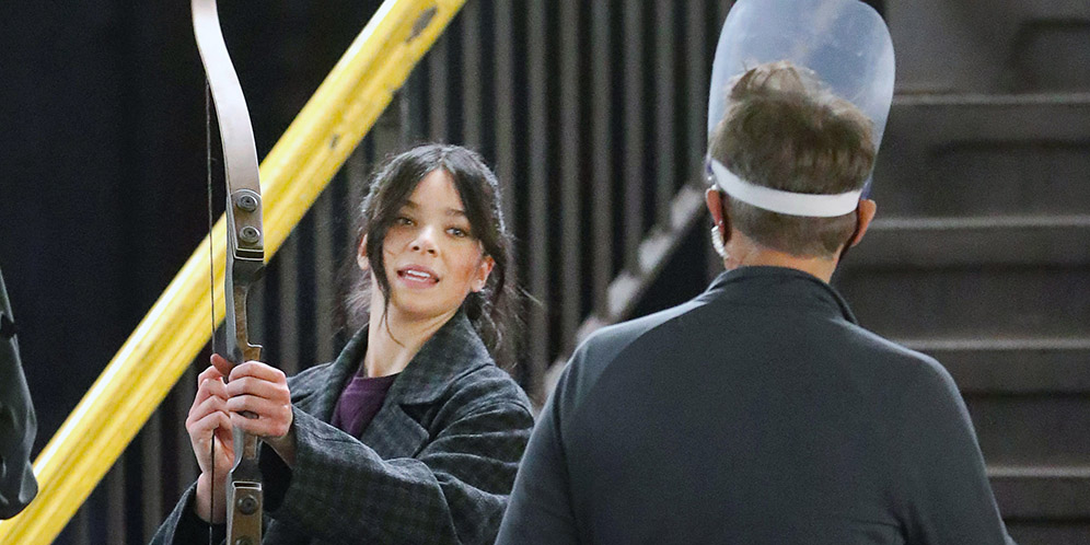 Foto-foto Hailee Steinfeld Jadi Murid Hawkeye!